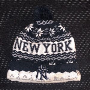 New Era Yankees Pom Beanie